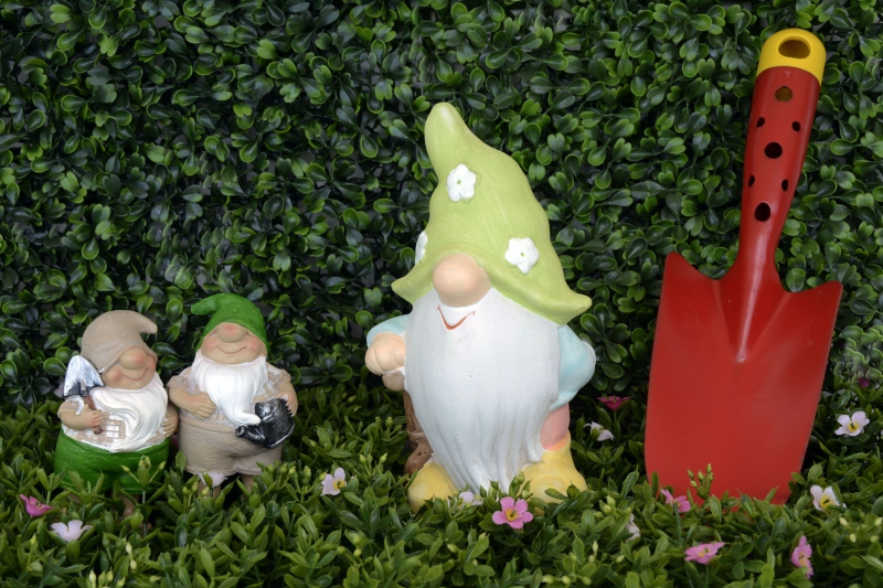 jardinerie-AUVARE-min_garden-gnome-1404358